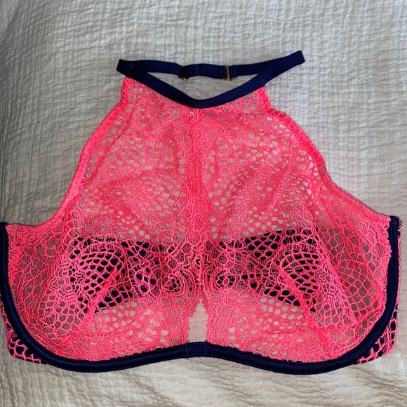 Very Sexy halter key hole bra with matching panty - Picture 3 of 5